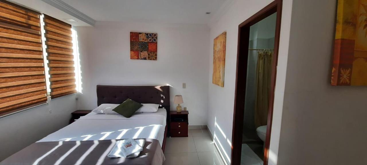 Hostal Perla Real Inn 과야킬 외부 사진