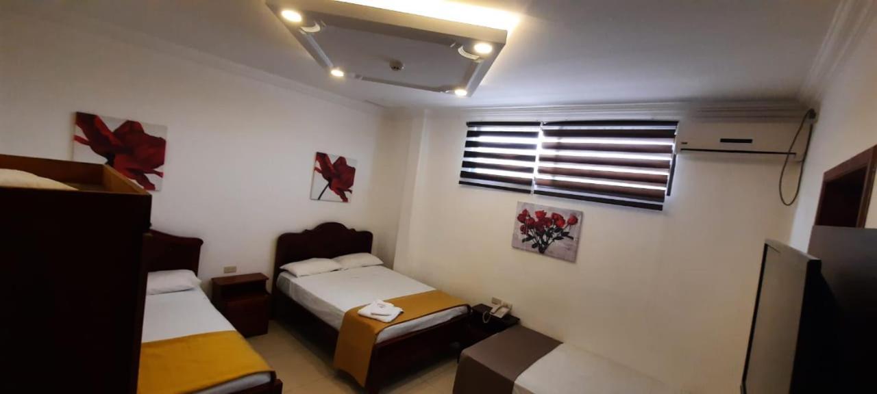 Hostal Perla Real Inn 과야킬 외부 사진