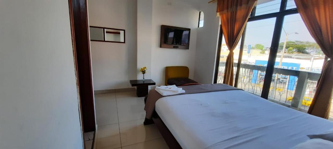 Hostal Perla Real Inn 과야킬 외부 사진