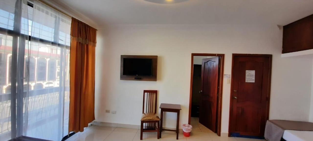 Hostal Perla Real Inn 과야킬 외부 사진