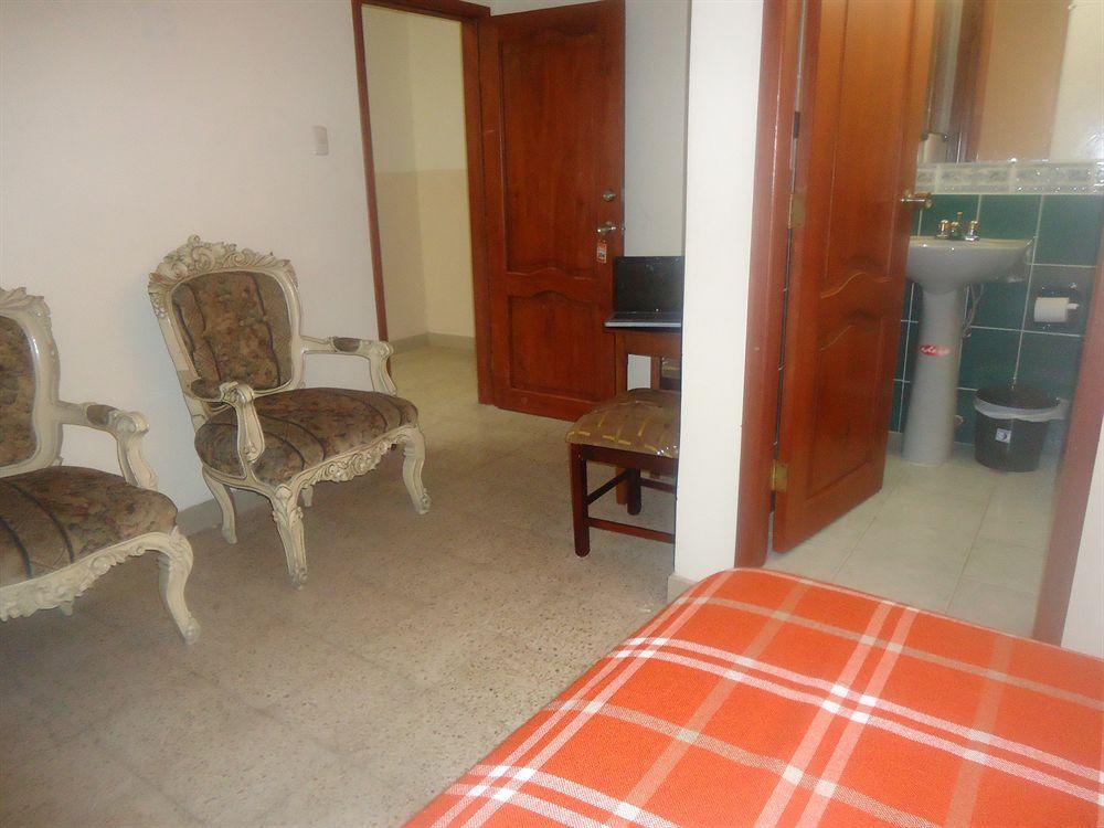 Hostal Perla Real Inn 과야킬 외부 사진