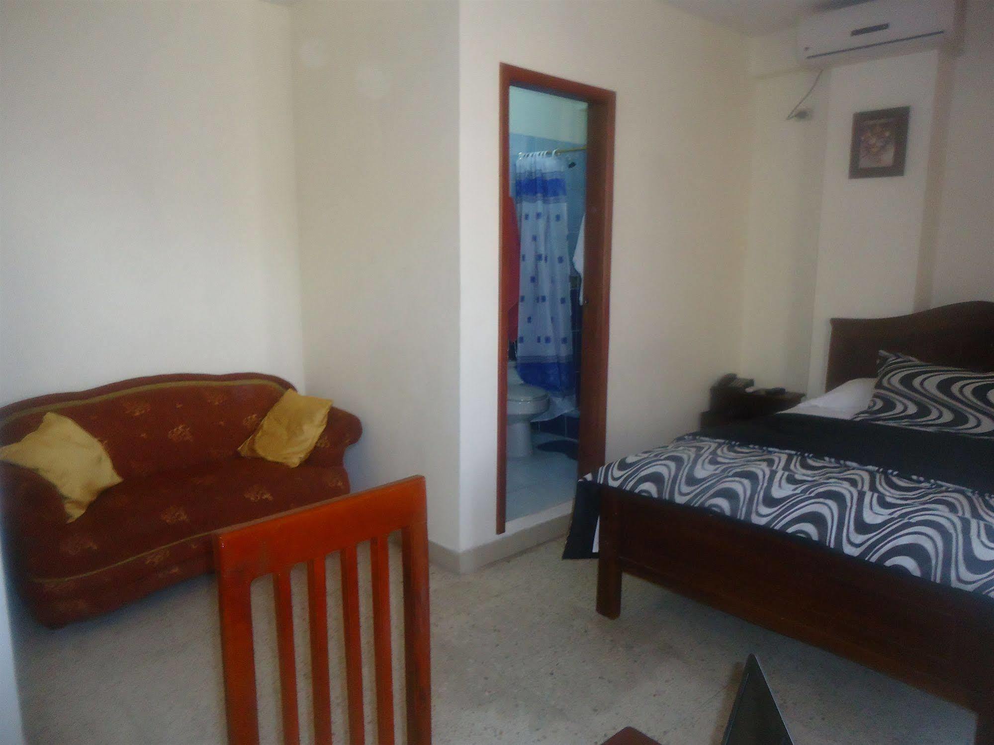 Hostal Perla Real Inn 과야킬 외부 사진