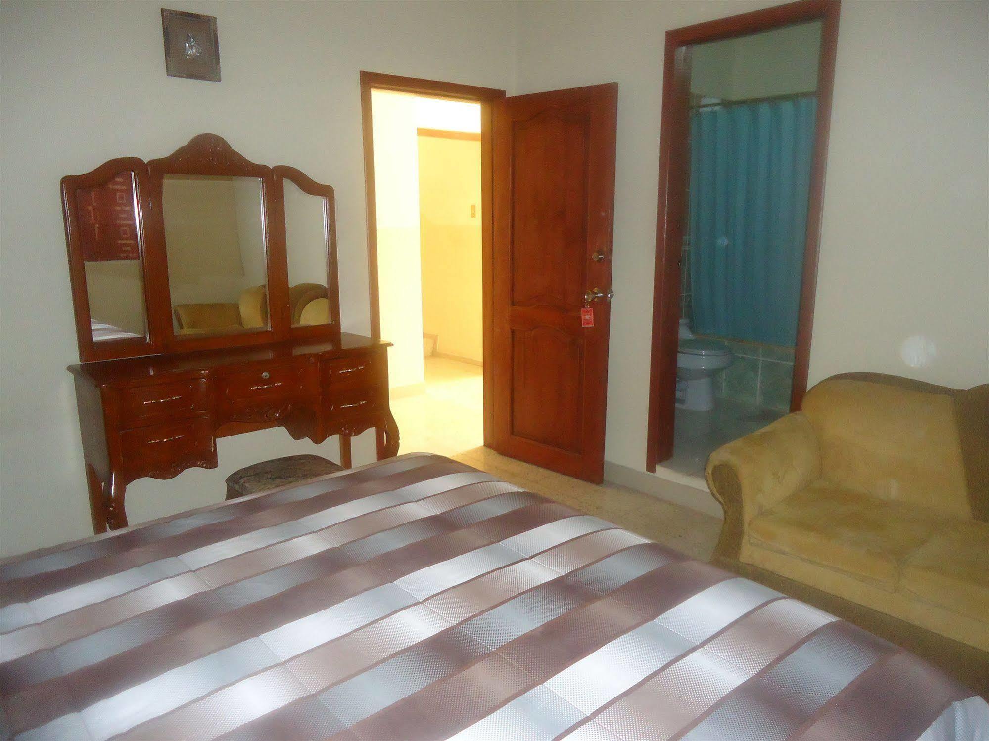 Hostal Perla Real Inn 과야킬 외부 사진