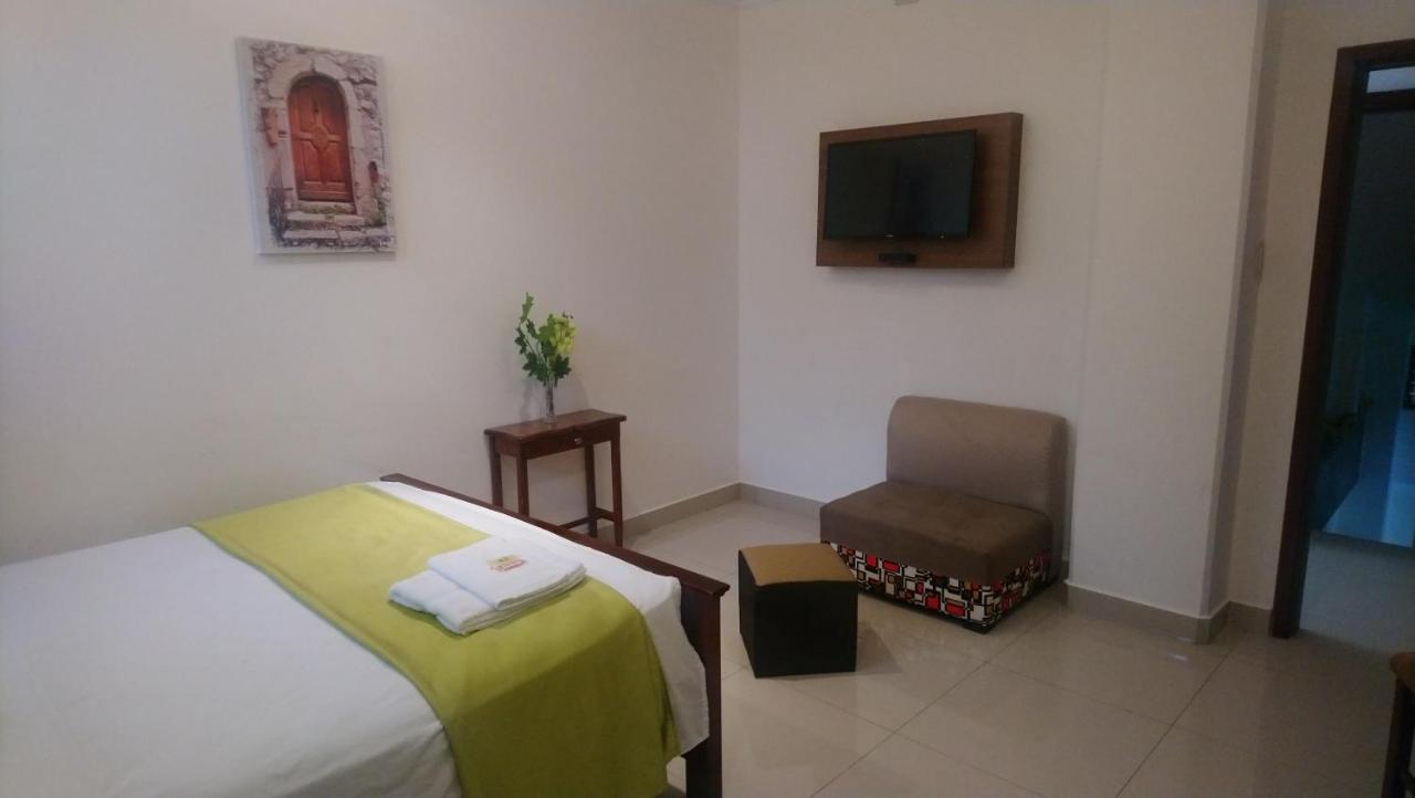 Hostal Perla Real Inn 과야킬 외부 사진
