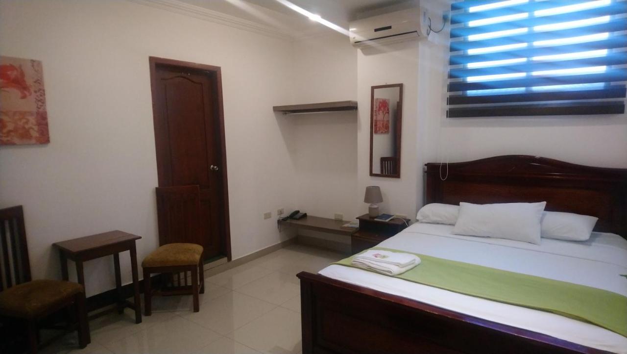 Hostal Perla Real Inn 과야킬 외부 사진