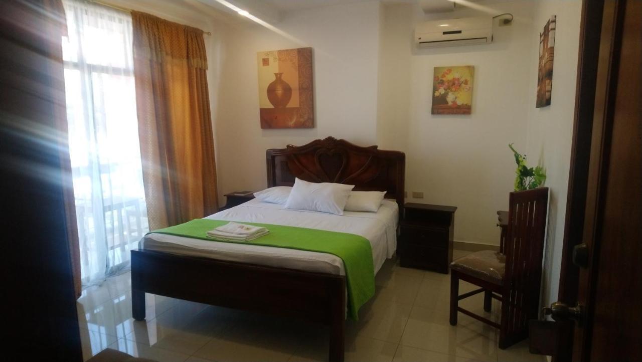 Hostal Perla Real Inn 과야킬 외부 사진
