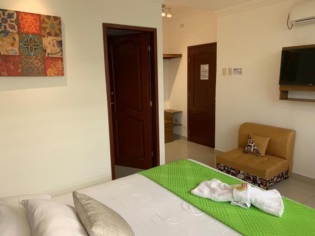 Hostal Perla Real Inn 과야킬 외부 사진