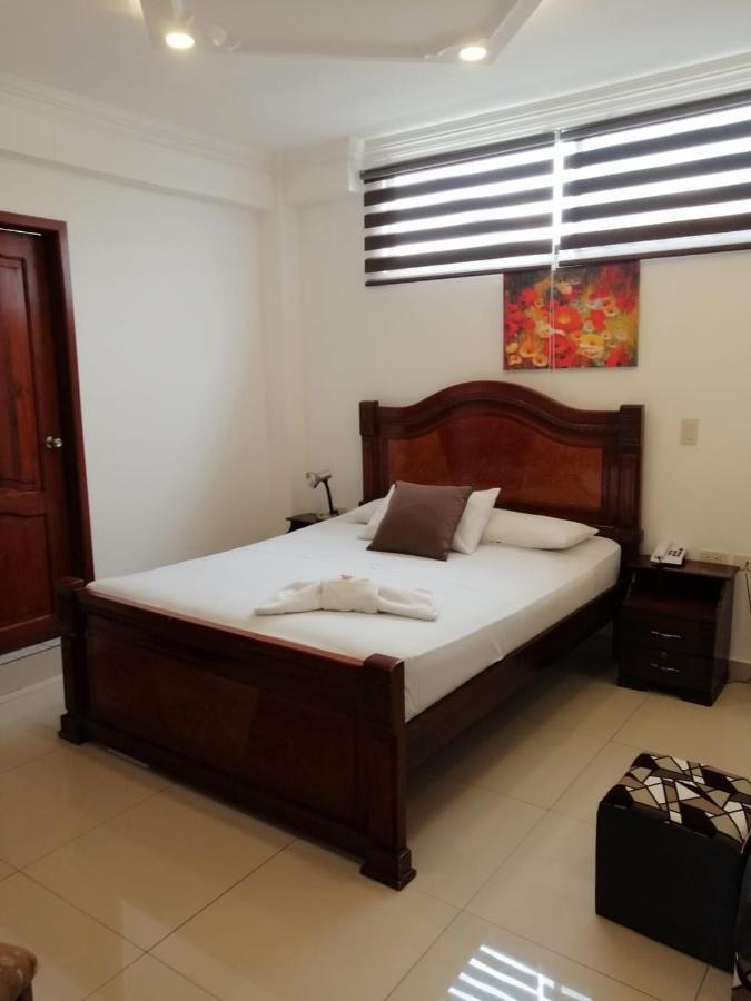 Hostal Perla Real Inn 과야킬 외부 사진