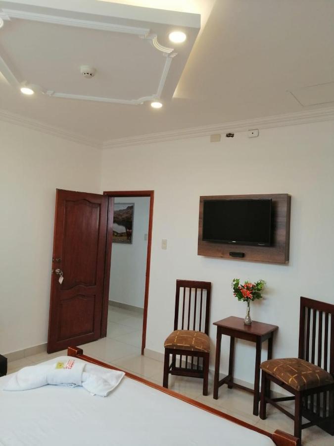 Hostal Perla Real Inn 과야킬 외부 사진