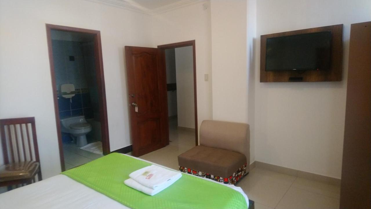 Hostal Perla Real Inn 과야킬 외부 사진