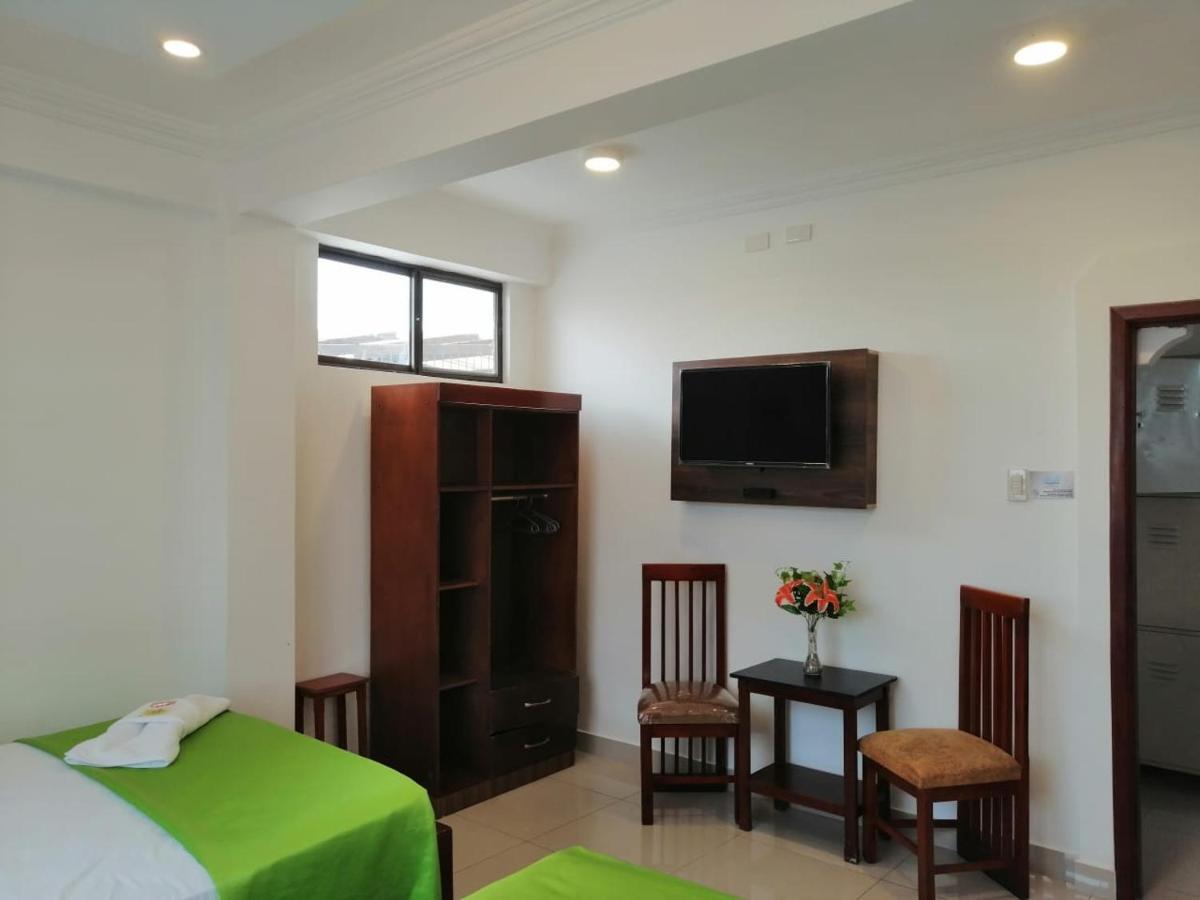 Hostal Perla Real Inn 과야킬 외부 사진