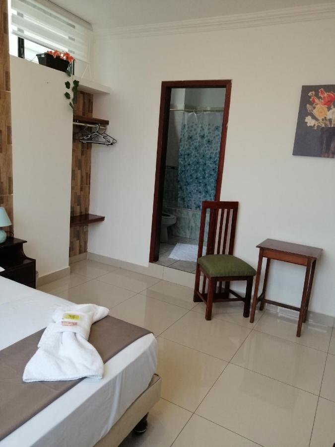 Hostal Perla Real Inn 과야킬 외부 사진