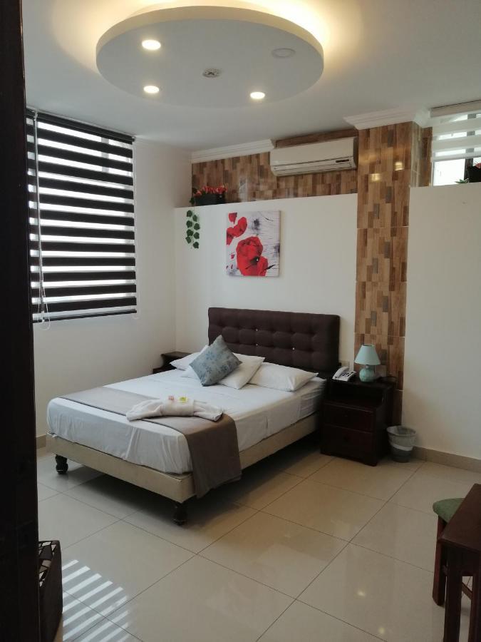 Hostal Perla Real Inn 과야킬 외부 사진