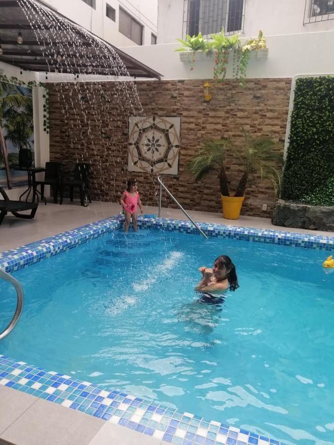 Hostal Perla Real Inn 과야킬 외부 사진
